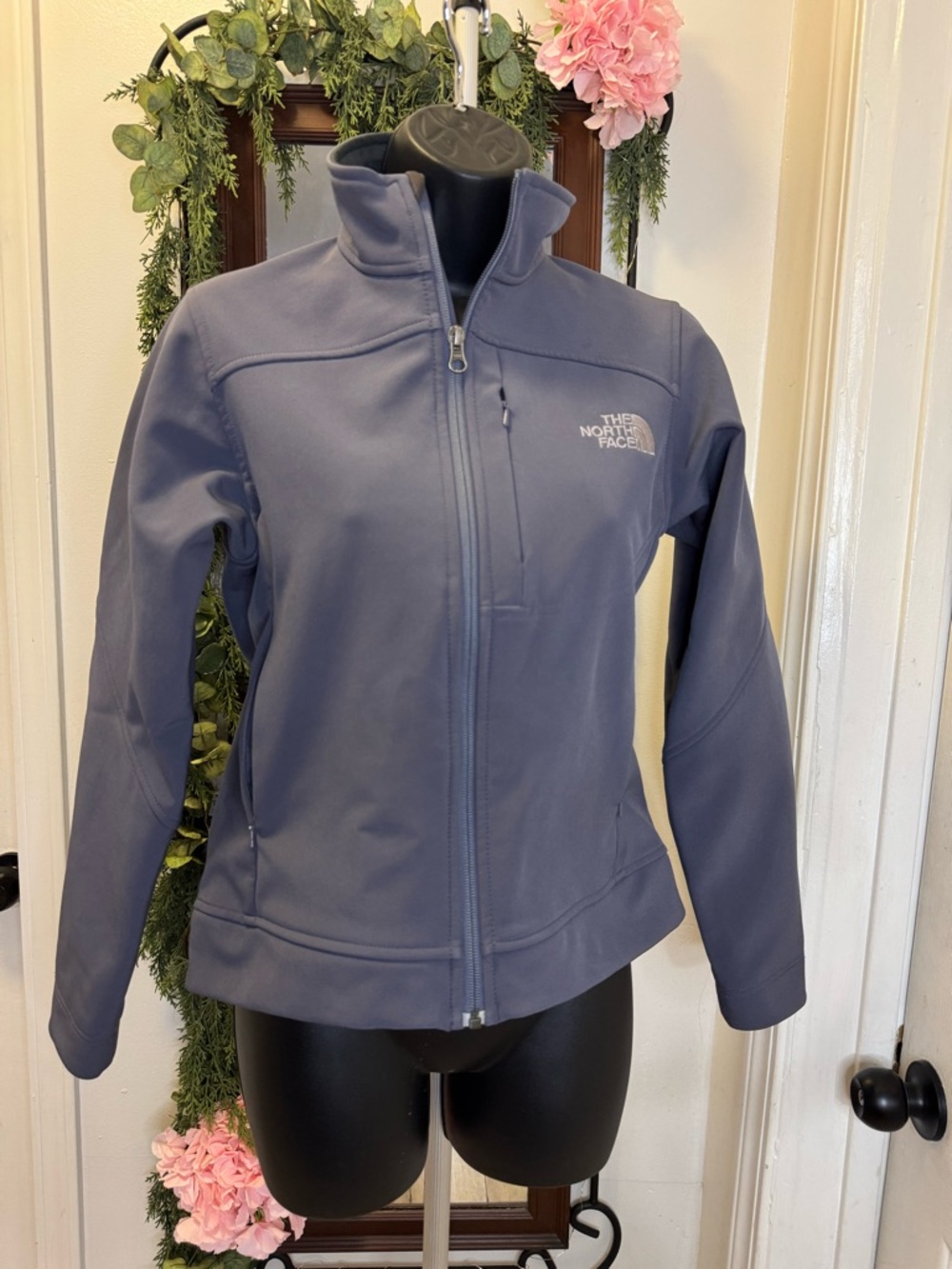 The North Face Women's Slate Blue Utility Softshell Jacket